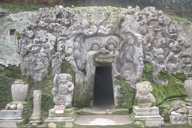 Bali Traditional Dance, Waterfall and Hindu temple with lunch - A broad introduction to Bali beyond the beach