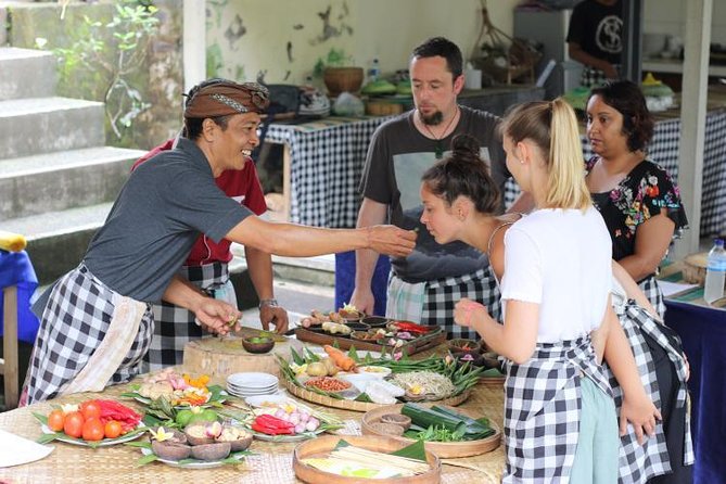 Balinese Cooking Class & Tanah Lot Temple Visit - Private & All-Inclusive - Why the market visit adds more than a shopping errand
