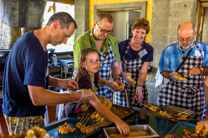 Balinese Cooking Class & Tanah Lot Temple Visit - Private & All-Inclusive - Tanah Lot Temple and the one-hour visit