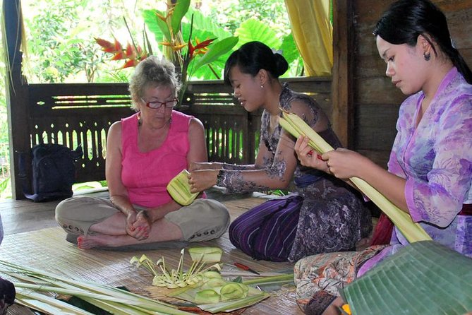 Balinese Cooking class with traditional morning market visit - Cooking several Balinese dishes by hand