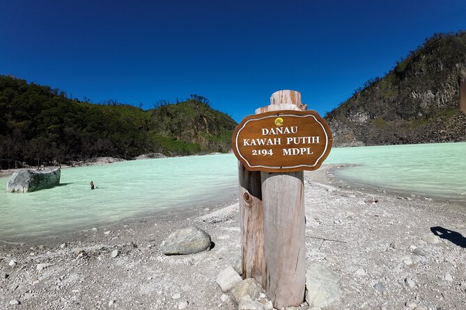 Bandung Volcano Sightseeing and Hot Spring Private Tour - Choosing between Bandung’s northern and southern volcano routes