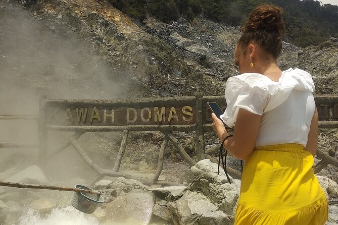 Bandung Volcano Sightseeing and Hot Spring Private Tour - What the private vehicle and guide add