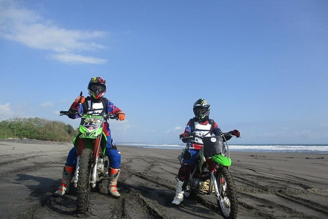 BEGINNER RIDE - Learn to ride and enjoy the sandy beach - Starting with two wheels on Tabanan’s beach
