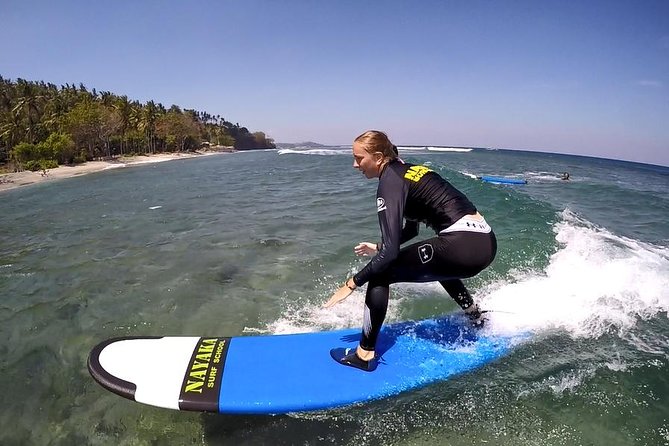 Beginner surf lesson private class - Adult - Pickup from Senggigi and the start of the session