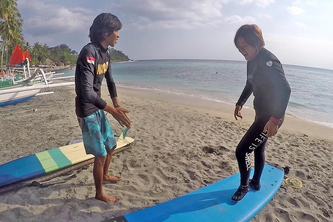 Beginner surf lesson private class - Adult - Reading the water before you catch a wave