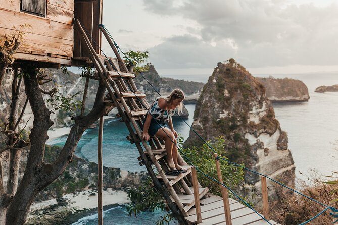 Best Iconic West and East Nusa Penida Island Tour - All Inclusive - Indonesian lunch at Warung The Sorent
