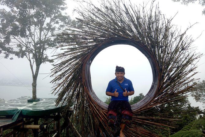 Best of North Bali: Banyumala Waterfall, Handara Gate and Temple - The guides can shape the whole day
