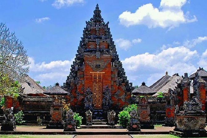 Best of Ubud Private Day Tour with All Inclusive - Batuan Temple shows Bali’s ceremonial side