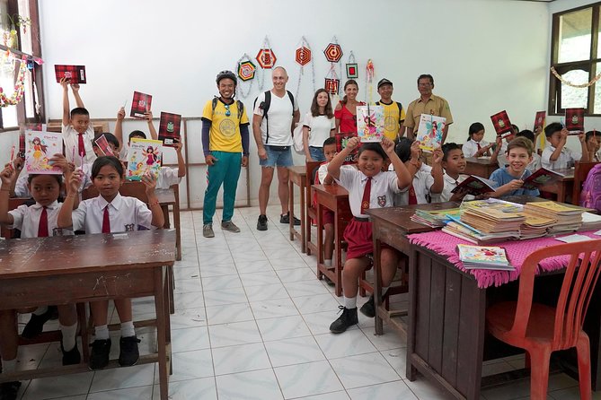 Bike ride in the rice fields, Bali countryside - Visiting a local school