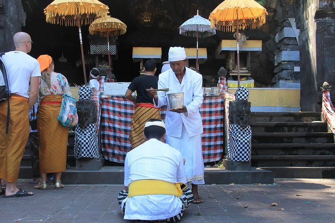 Blow Lagoon Bali Snorkeling and see Bali Bats Cave Temple - Shower, change, and eat a simple Indonesian lunch
