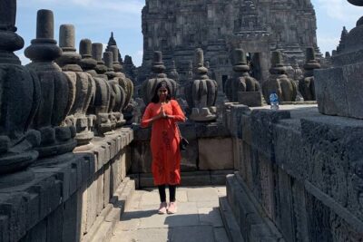 Borobudur ClimbUP guaranteed (sunrise option)& Prambanan Day Tour