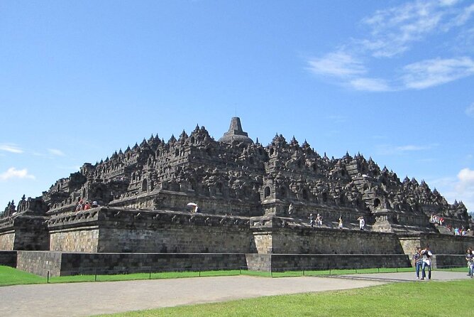 Borobudur ClimbUP guaranteed (sunrise option)& Prambanan Day Tour - Comfort, group size, and the long road day