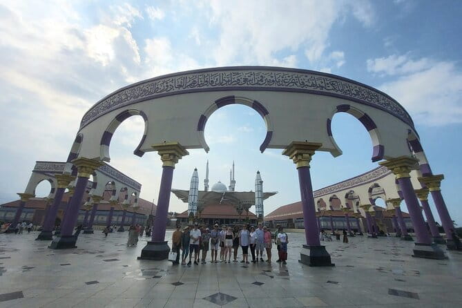 Borobudur Private Excursion From Semarang (Upper level access) - A private tour with one important qualification