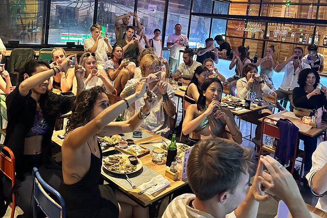 Canggu: Drag Show with Dinner - What your evening at Inklusiv Warung feels like