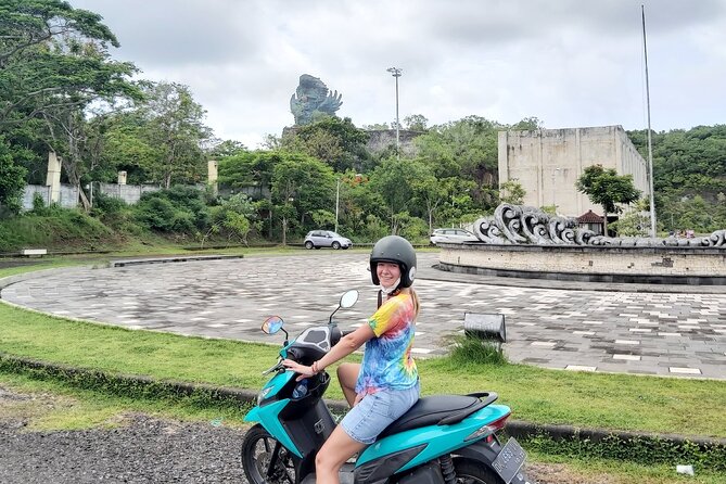 Canggu Scooter Lessons - The move from parking lot to village street
