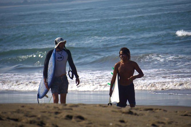 Canggu: Surfing lesson with ISA certified instructor - Into the waves with Yahya or Ari