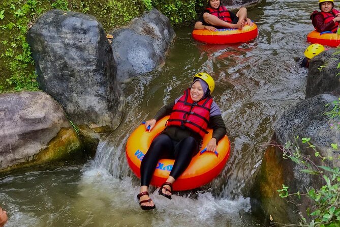 Cave Tubing Adventure & Rice terrace - Tegalalang Rice Terrace: beautiful views, busy photo stop