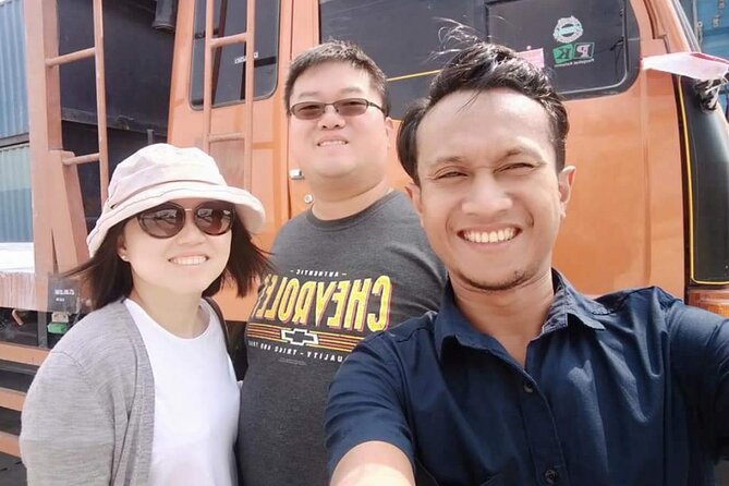 City Tour Jakarta with Private Guide - Seeing Jakarta through old and new city areas