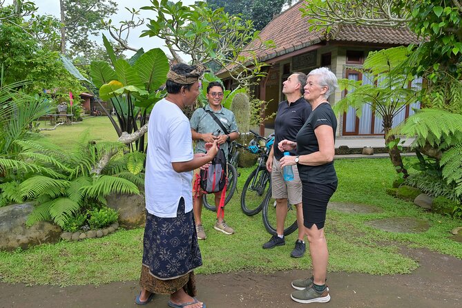 Cycling and Cooking Class in Ubud - Cooking at Pak Wayan’s home