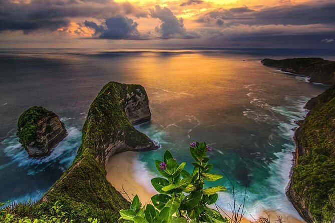 Day Trip to Nusa Penida with All Inclusive - Kelingking Beach and the famous T-Rex profile