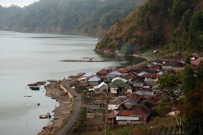 Discover Balinese Mystic & Death Ritual in Bali - The speedboat crossing to Trunyan Cemetery