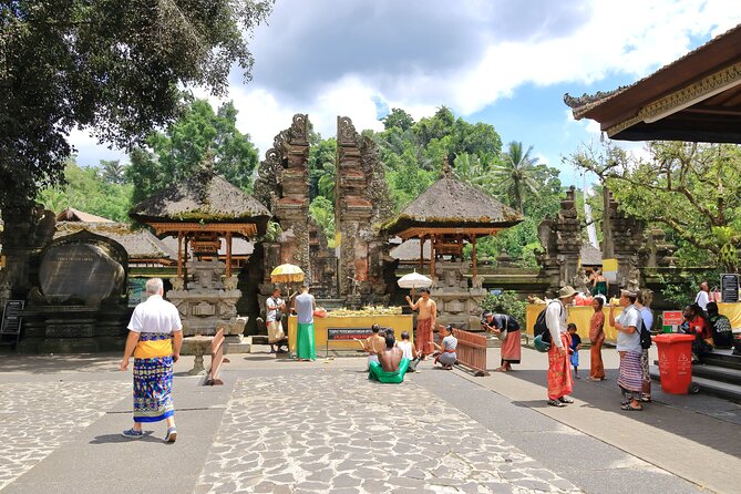 Discover The Best of Ubud: All-Inclusive and Private Guided Tour - Taking an easier route to Ulu Petanu Waterfall