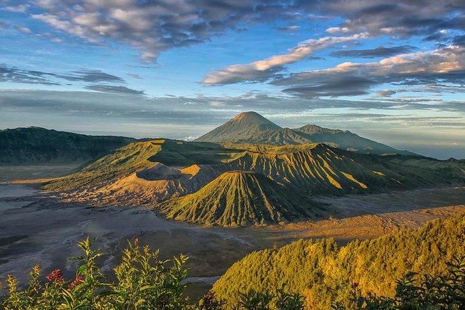 East Java Tours with Bromo Photography, Ijen Blue Fire and Waterfall - Mount Bromo before sunrise