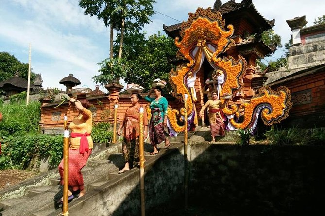 Electric Cycling Tour of Ubud with Free Hotel Transfer and Lunch - Temples, compounds, and everyday Balinese culture