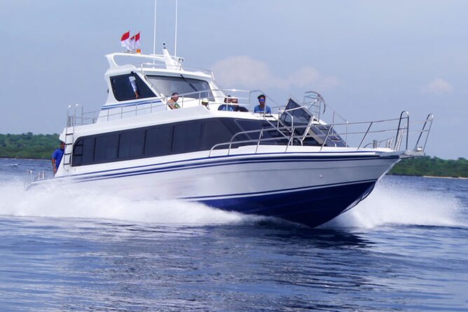 Fast Boat Transfer: Sanur to Nusa Penida by Penidago - Boarding the Angel Billabong boat