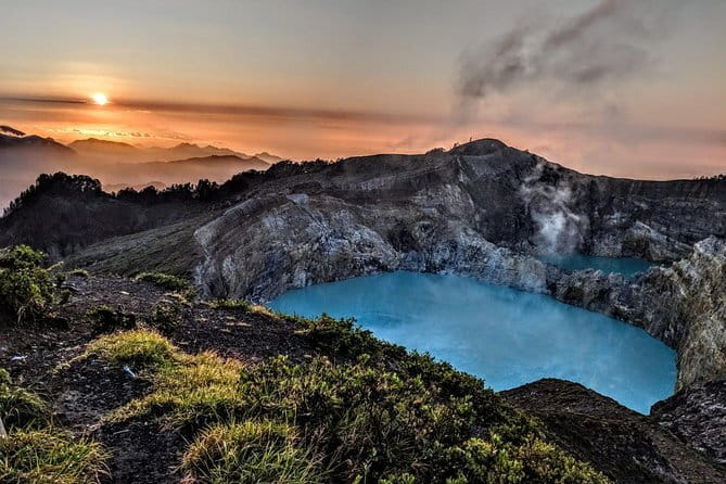 Flores Adventure Tour - A long crossing from Labuan Bajo to Ende