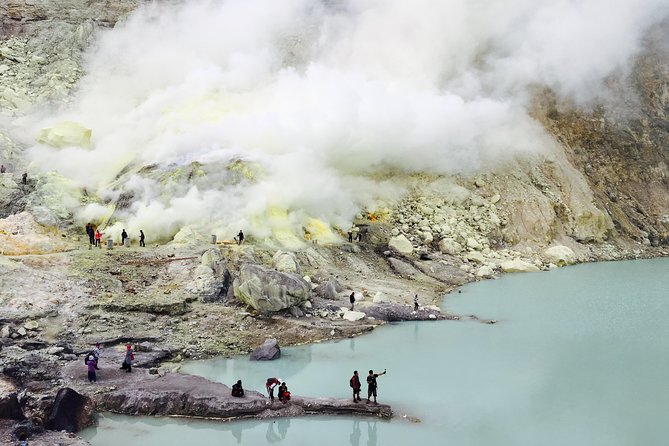 From Bali: 24-Hour Kawah Ijen Blue Flames, Dinner & Room - Who should book this Kawah Ijen trip