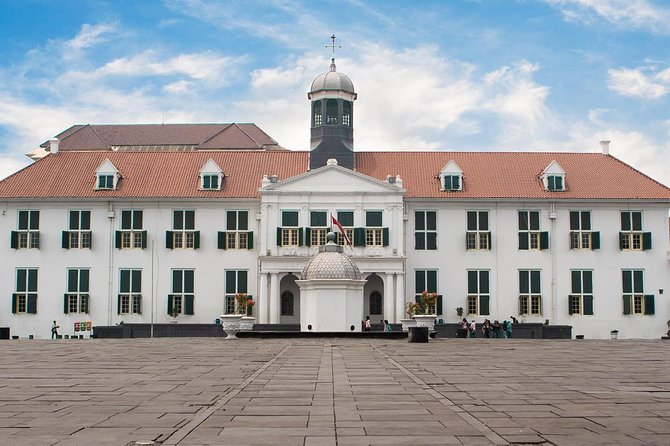 From port Tanjung priok : Jakarta Private Tour With Lunch - Fatahillah Museum and the Dutch colonial record