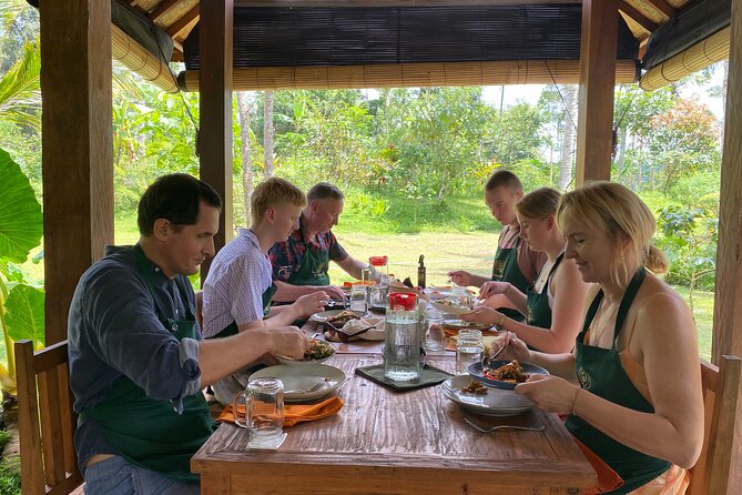 From Ubud: Authentic Bali Farm Cooking School & Organic Farm - Eating lunch in the shade