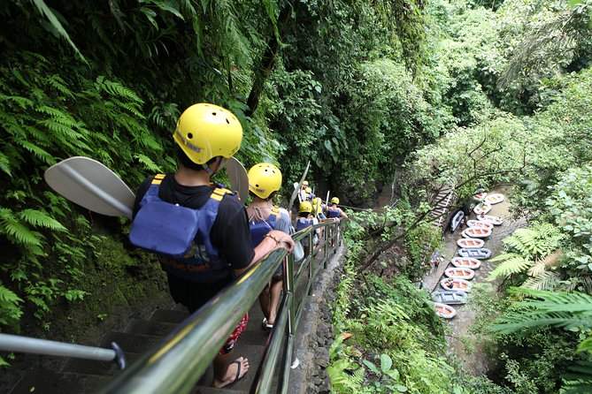 Full-Day Ayung River White Water Rafting and Ubud Tour - Ubud Market and the King Palace