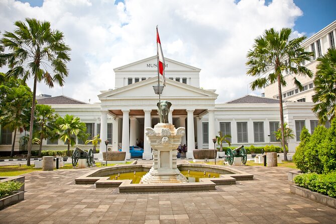 Full-Day Highlights of Jakarta Private Tour with Lunch - The National Museum question