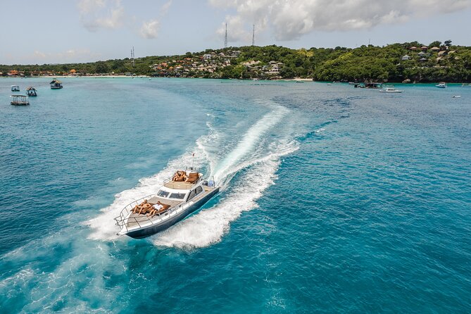 Full Day Nusa Penida by Honey Milk Yacht 13 meters - The 30-minute crossing to Nusa Penida