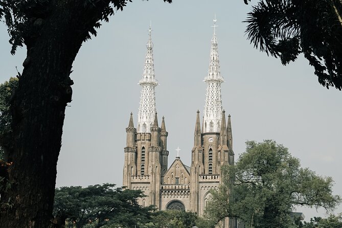 Full Day Private Jakarta Tour(Inc Lunch, Puppet show, & Souvenir) - Why the Private Vehicle Matters in Jakarta