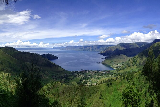 Full Day Private Tour in Lake Toba View and Karo Highlands From Medan City - Lumbini Natural Park and its golden pagoda