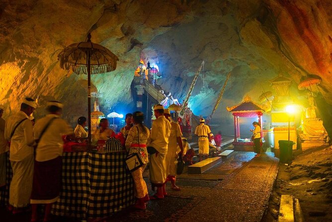 Full Day Private Tour to Nusa Penida Underground Temple from Bali - Lunch, transport, and what the $127 covers