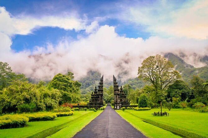 Full Day Tour Bedugul Sightseeing and Tanah Lot Temple - Tanah Lot and the sunset finish