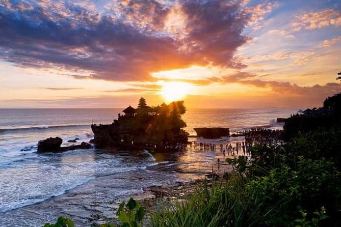 Full-Day Ubud Village including Mt Batur Tirta Empul and Sightseeing Tour - Mount Batur views and a separate lunch bill
