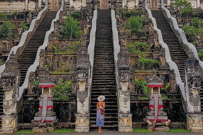 Gate of Heaven Tour With Guide : All-Inclusive Best Experience - Tirta Gangga gives the day more substance