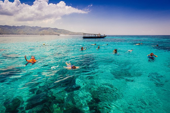 Gili Islands Private Tour: Gili Trawangan, Gili Meno & Gili Air – Full Day - Gili Meno brings turtles and The Nest statues