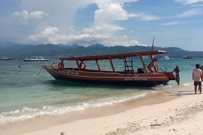 Gili Trawangan & Gili Air Snorkeling Tour Turtles & Statue - Gili Meno’s turtle area