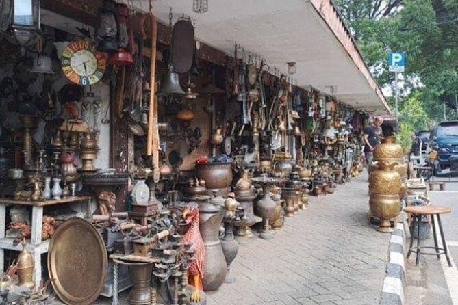 Half Day Jakarta Private Tour in two highlight place - Crossing Jakarta to TMII