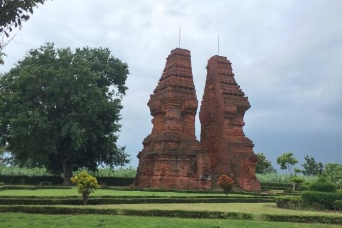 Half-Day Private Majapahit Historical Tour from Surabaya - Bajang Ratu and the gateway tradition