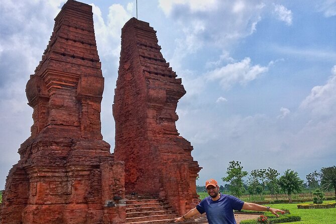 Half-Day Private Majapahit Historical Tour from Surabaya - Kedaton Temple and the palace ruins