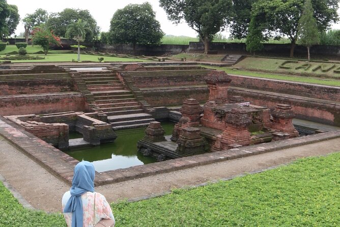 Half-Day Private Majapahit Historical Tour from Surabaya - What the guides add to the experience