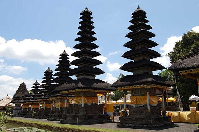 Half Day Tour: Tanah Lot Sunset & Taman Ayun Temple Included Entrance Ticket - A private car makes the long afternoon easier