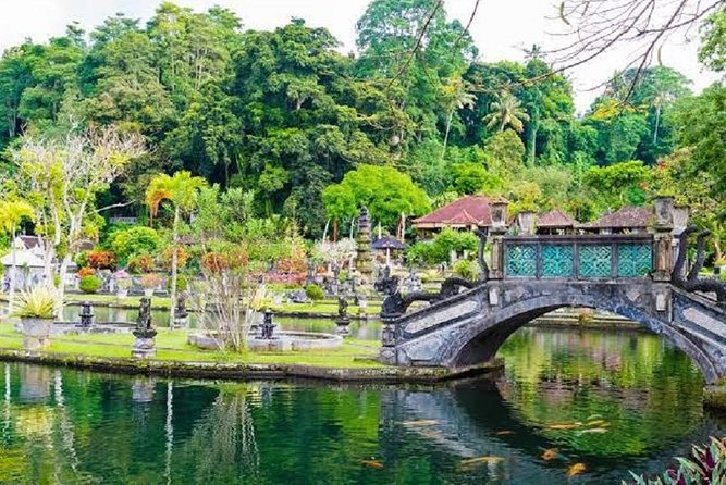 Heaven Gate (Lempuyang) - Tirta Gangga - FREE WIFI - Who should book this experience?